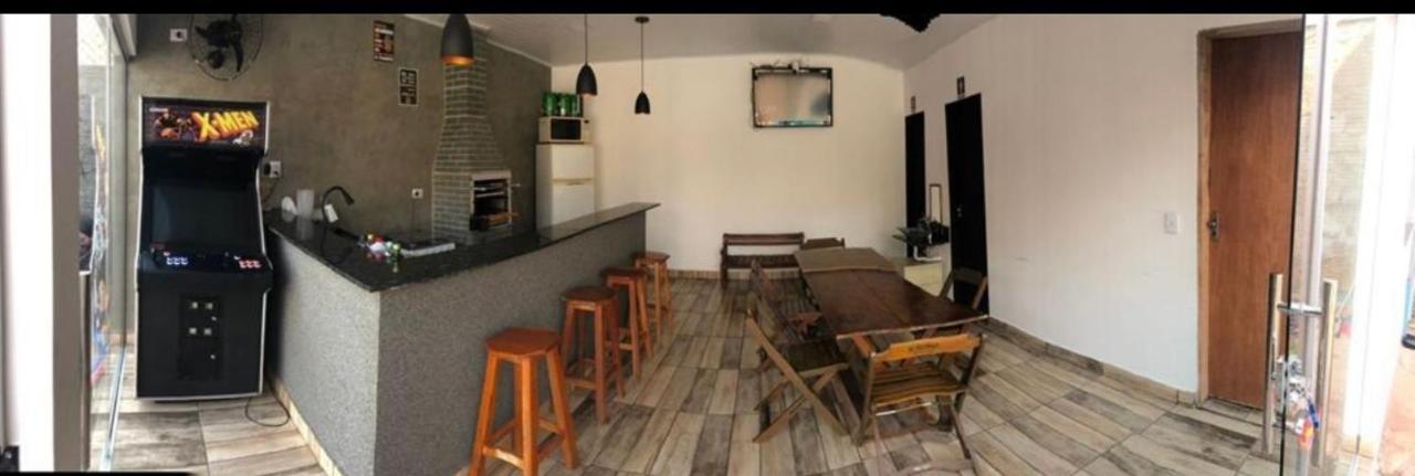 Area De Lazer Simoes Hotel Assis Kültér fotó
